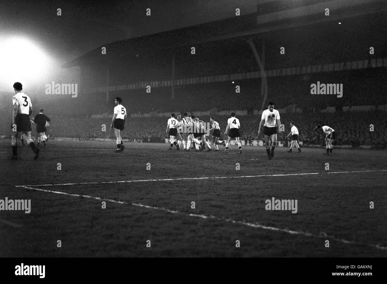 Tottenham Hotspur v Sheffield Wednesday - League Division One - White Hart Lane Stock Photo