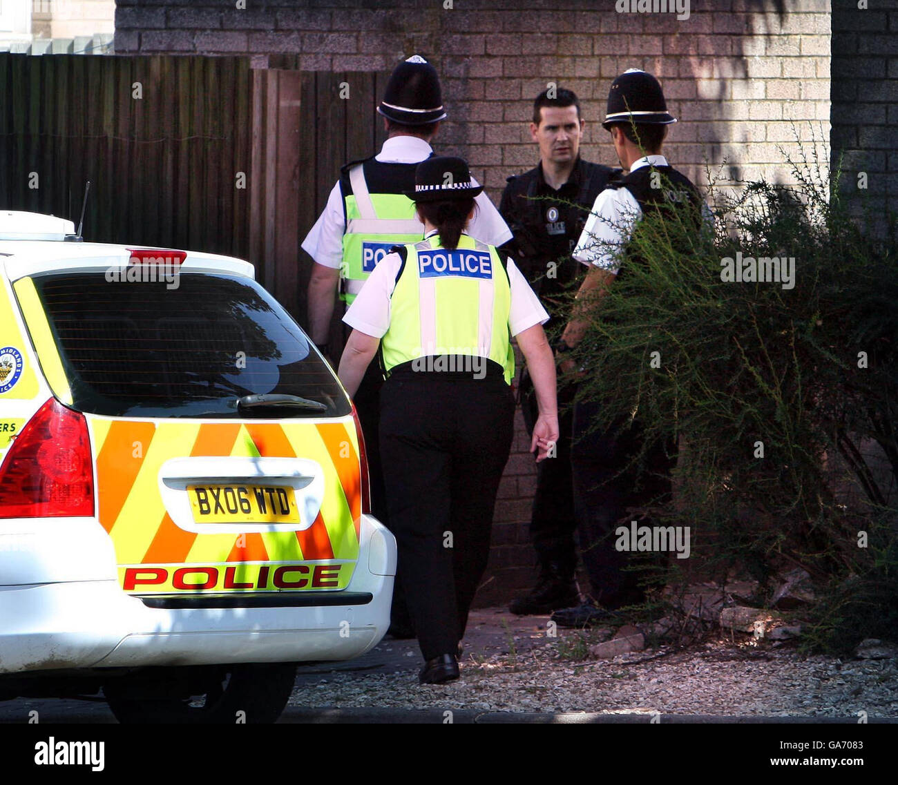 Reports of Gunman in Coventry. West Midlands Police search a house in James Galloway Close in Coventry. Stock Photo