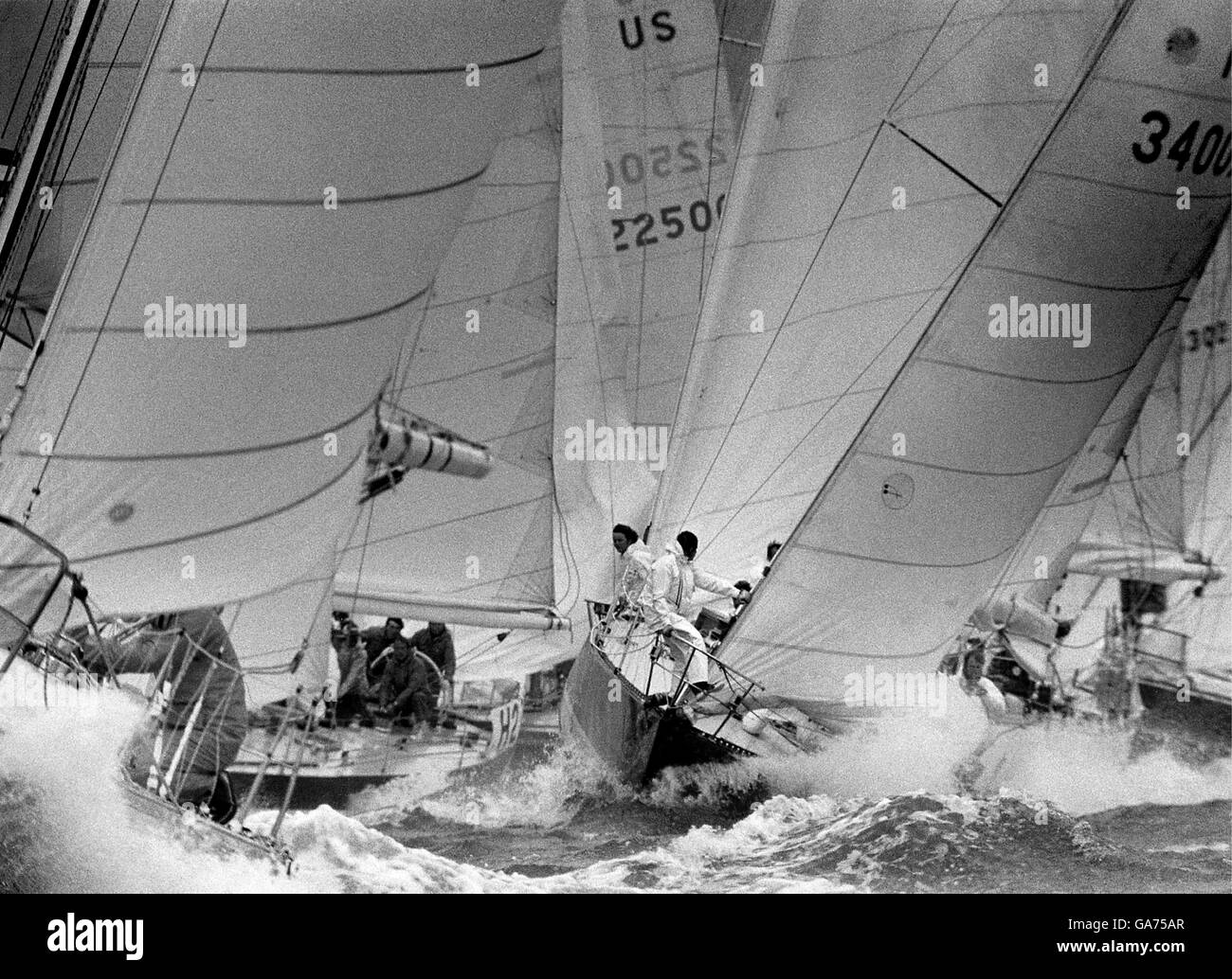 AJAXNETPHOTO. JULY,1979. COWES, ENGLAND. - ADMIRAL'S CUP -  START OF THE FIRST INSHORE RACE ON THE ROYAL YACHT SQUADRON LINE OFF COWES. PHOTO:JONATHAN EASTLAND/AJAX  REF:RYS 79 Stock Photo