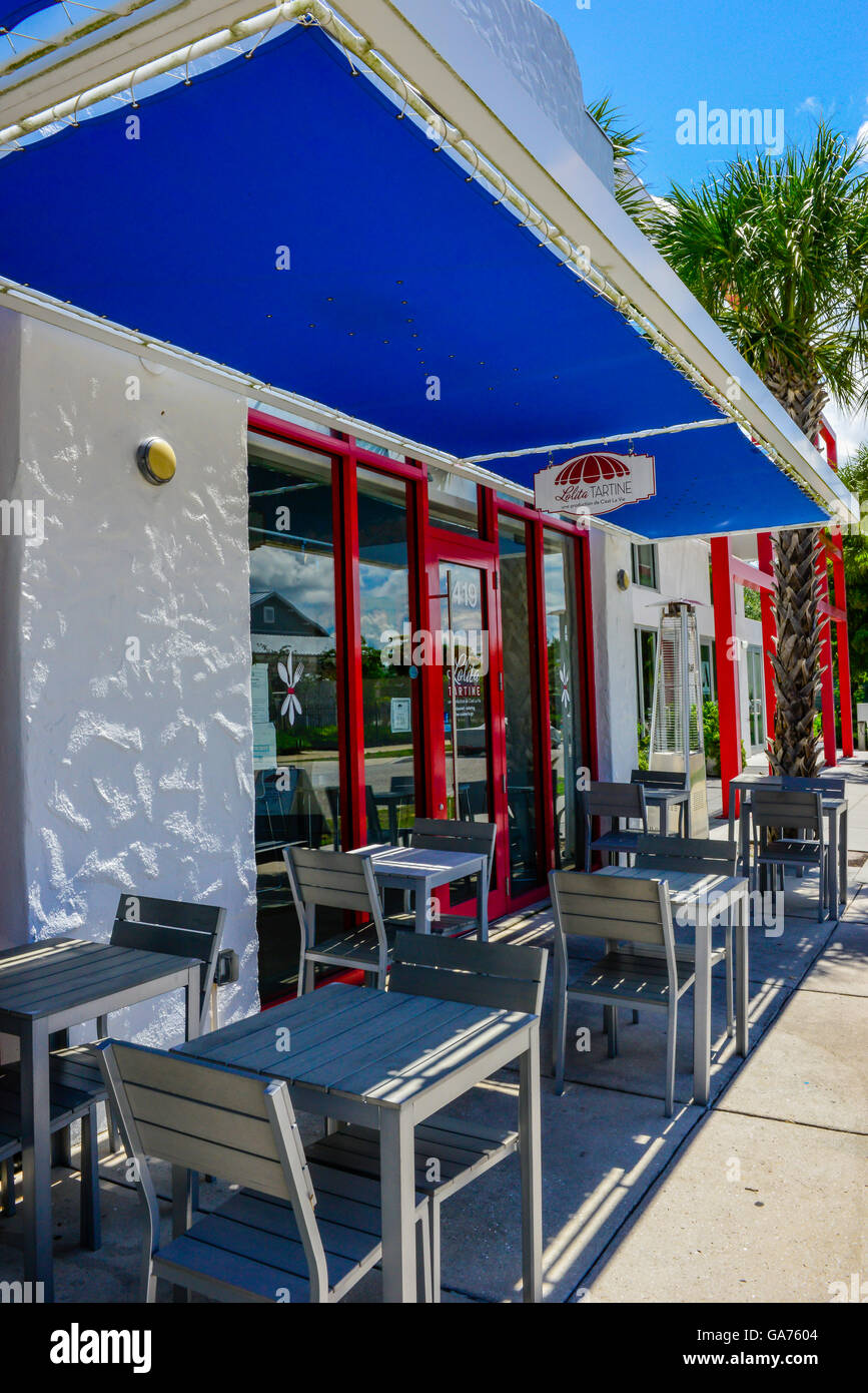 The Lolita Tartine restaurant serves French cuisine in a bistro atmosphere in a colorful building in downtown Sarasota, FL Stock Photo