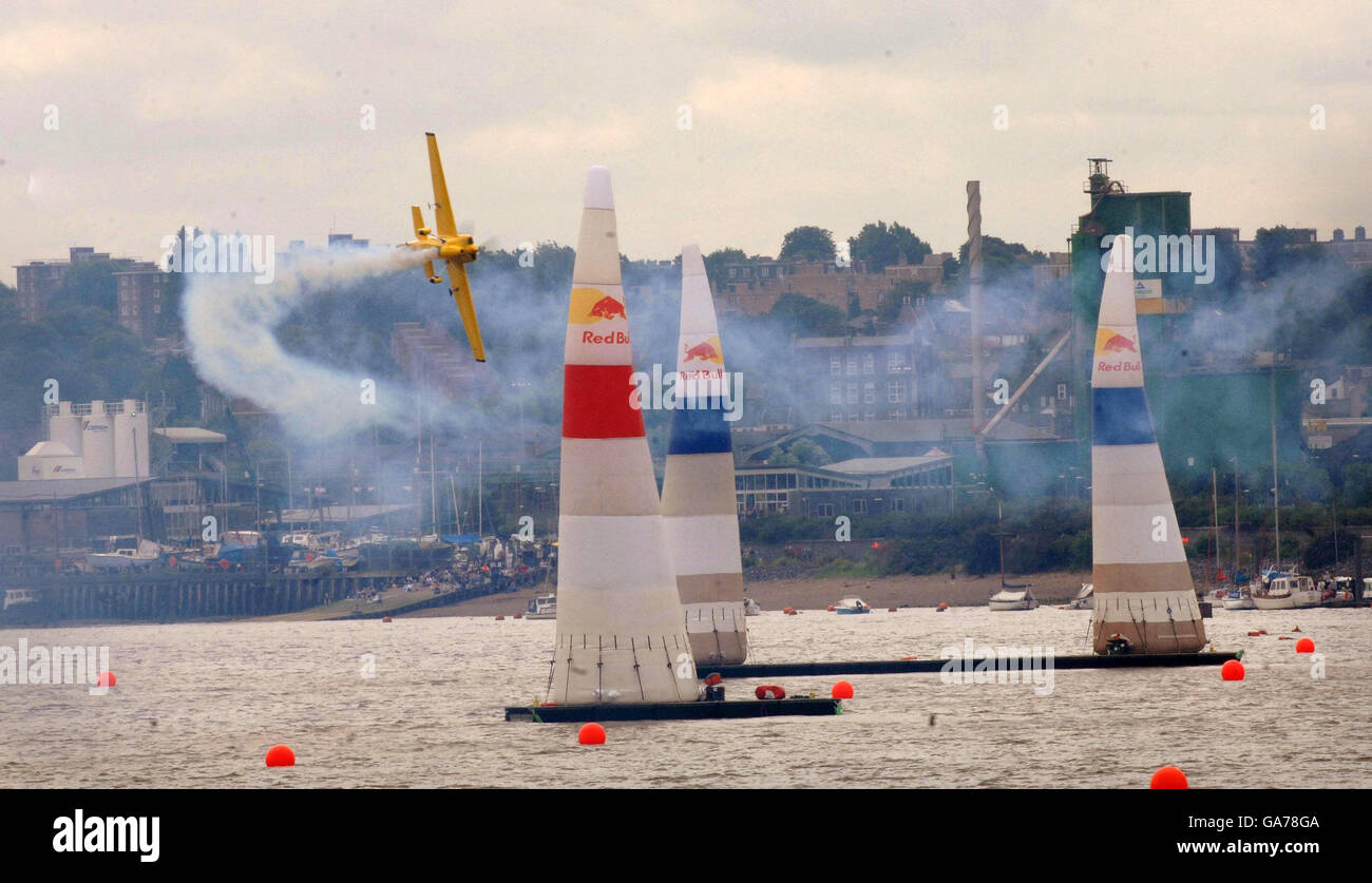 STANDALONE PICTURE. Red Bull Air Race pilot Steve Jones of GBR speeds ...