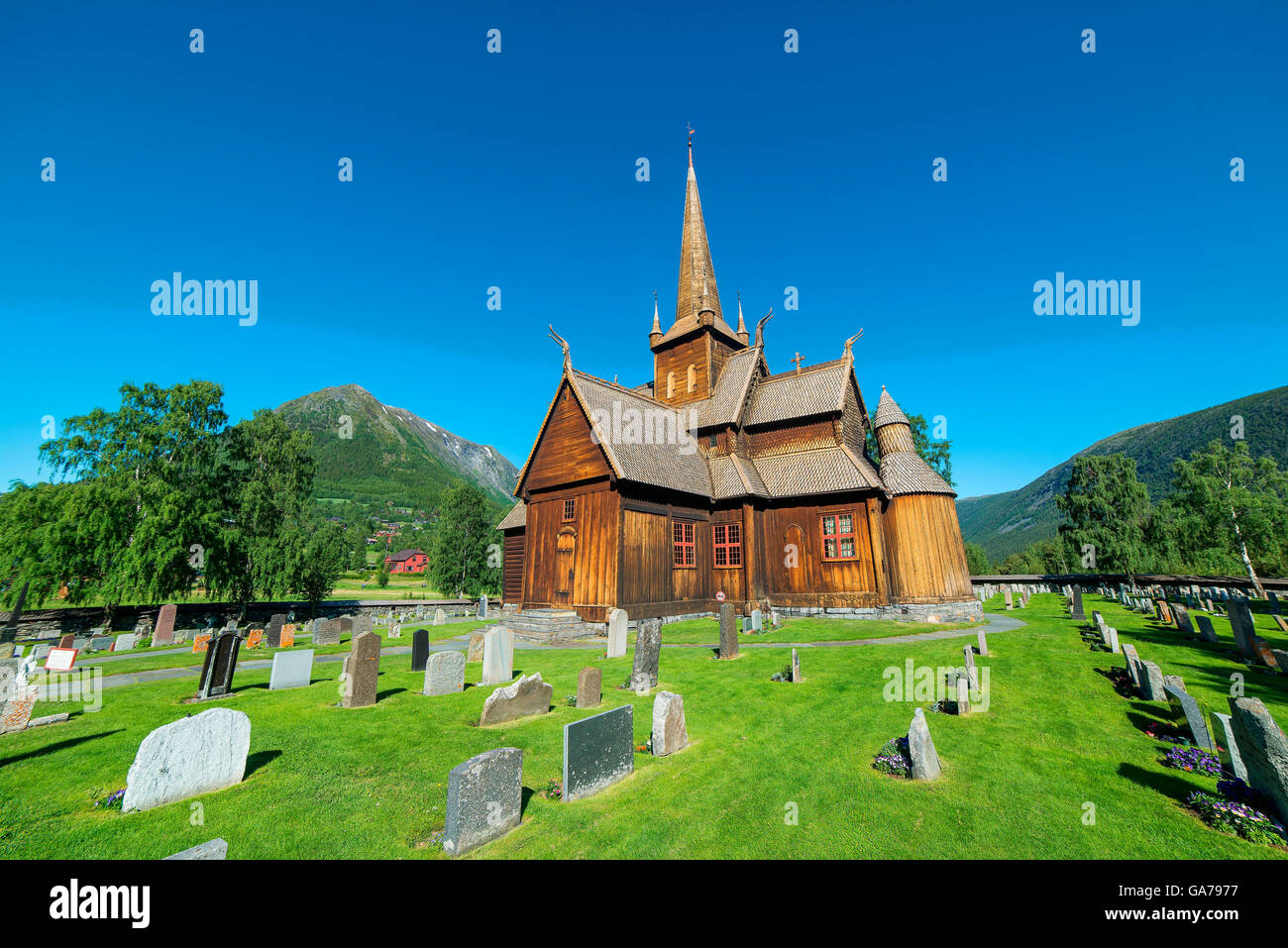 Stabkirche Lom, Stave Church Lom Stock Photo - Alamy