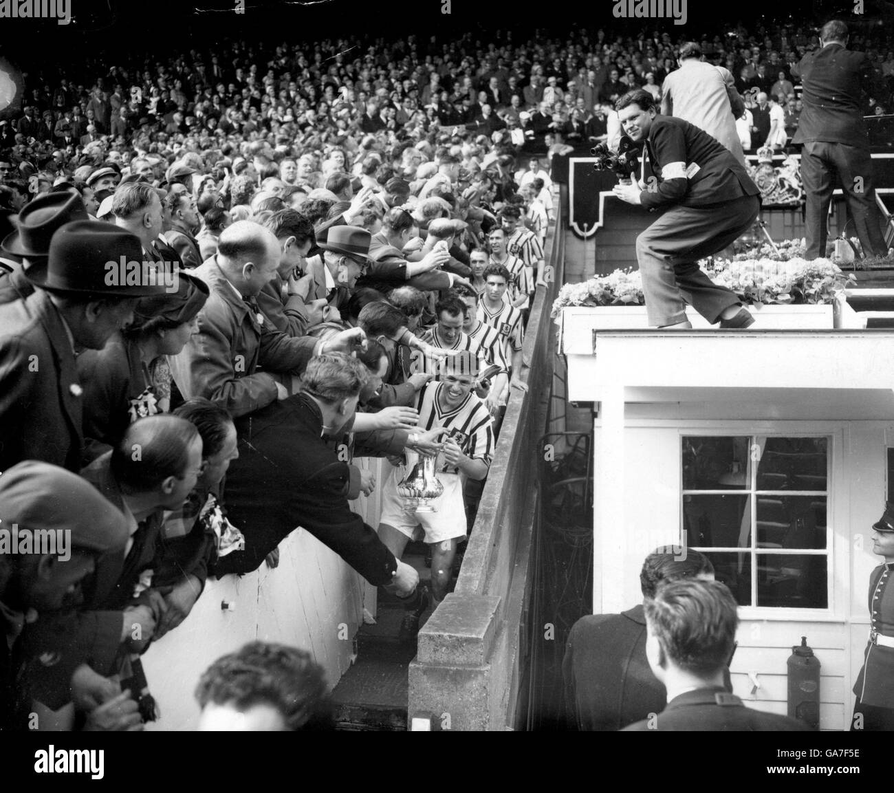 Wembley4dan football empire stadium towers full length hires stock