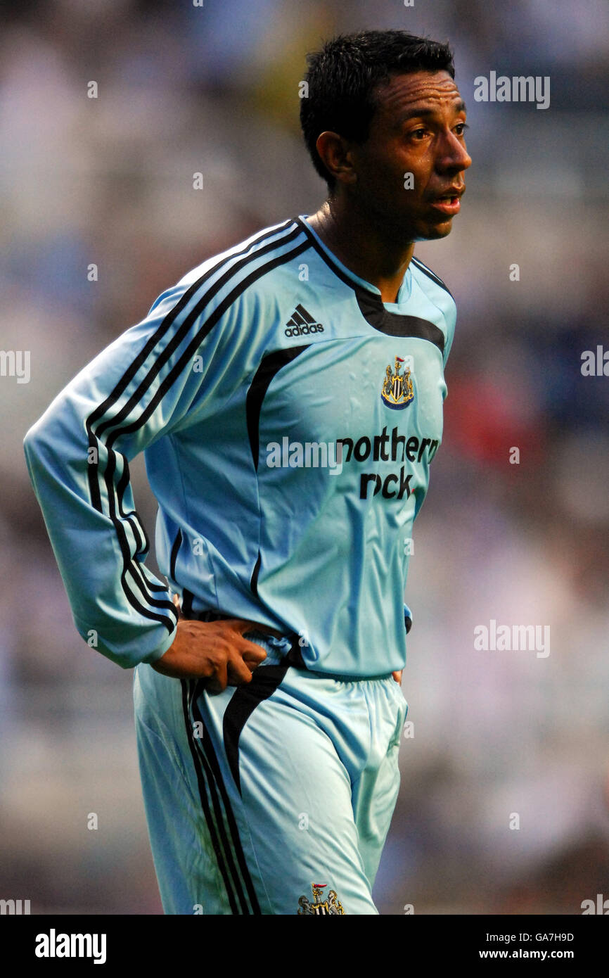 Sport football nolberto solano hi-res stock photography and images - Alamy