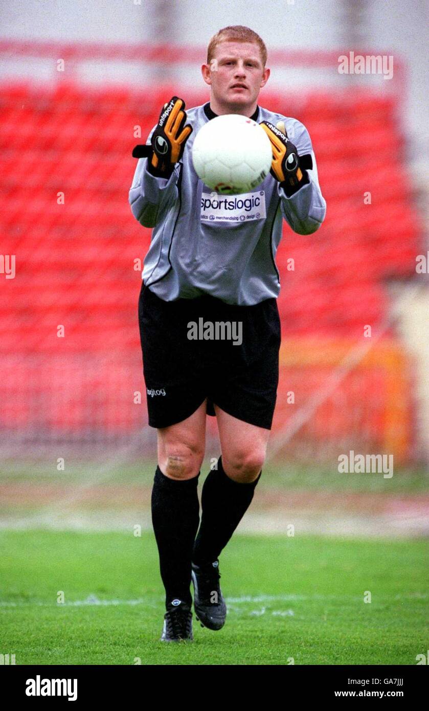 Gateshead goalkeeper hires stock photography and images Alamy