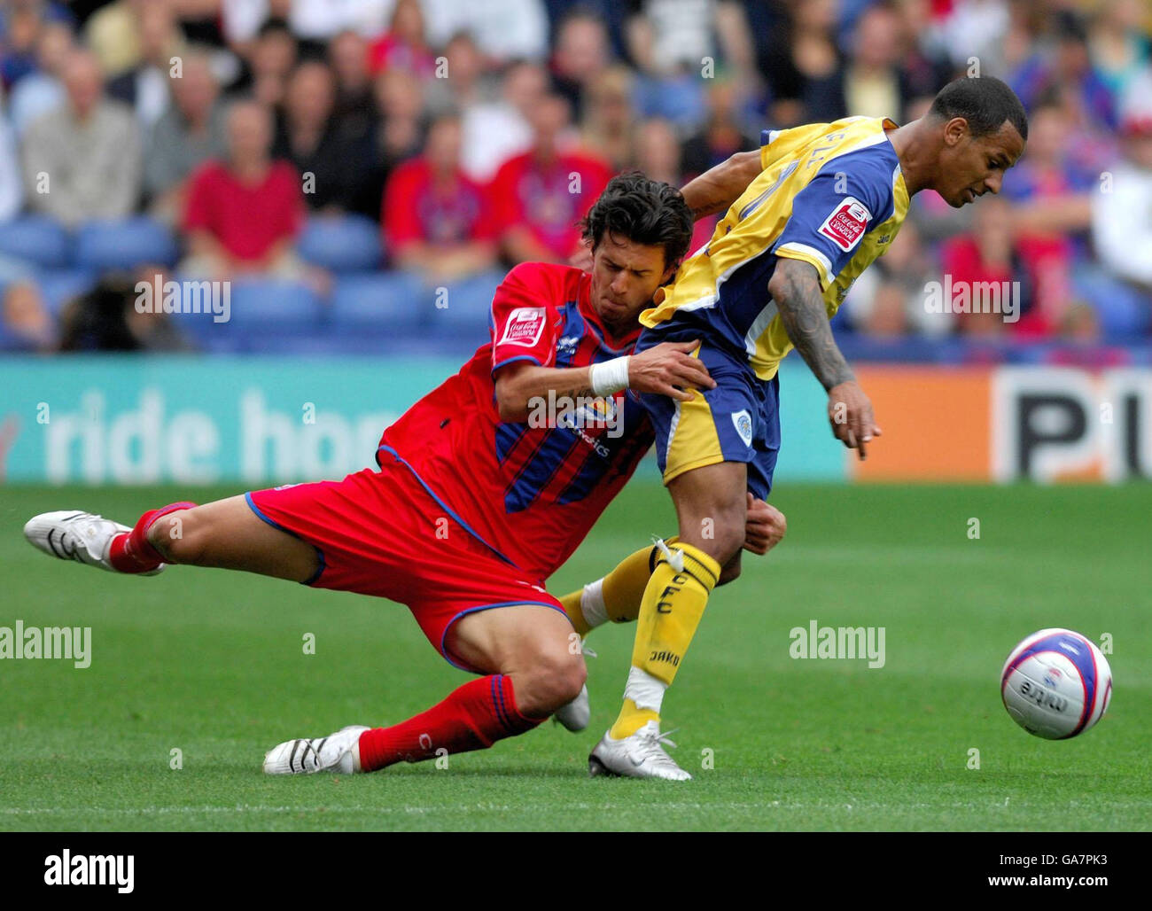 Crystal Palace's Jose Fonte (left) tackles Leicester City's DJ Campbell during the Coca-Cola Football League Championship match at Selhurst Park, London. Stock Photo