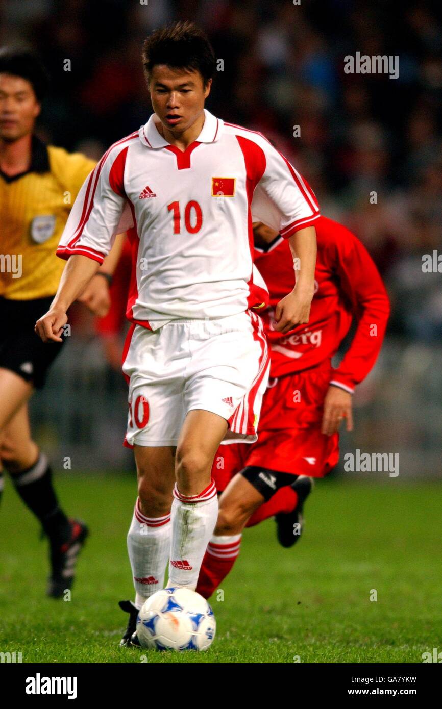 Soccer - Carlsberg Cup - Semi Final - Hong Kong League XI v China. Yu ...