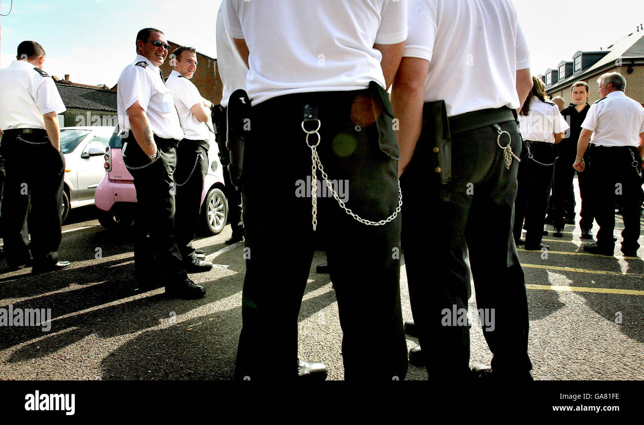 Hmp Risley Strike Staff outside HMP Bristol, as thousands of prison officers staged a ...