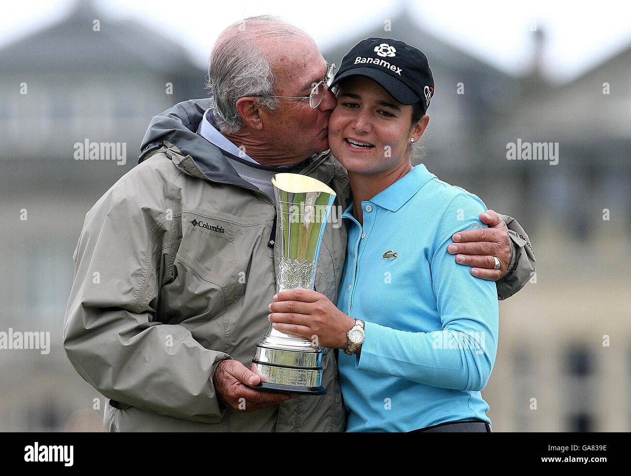 Lorena Ochoa gets a kiss from her dad after winning the Ricoh Women's  British Open at The Old Course, St Andrews, Scotland Stock Photo - Alamy