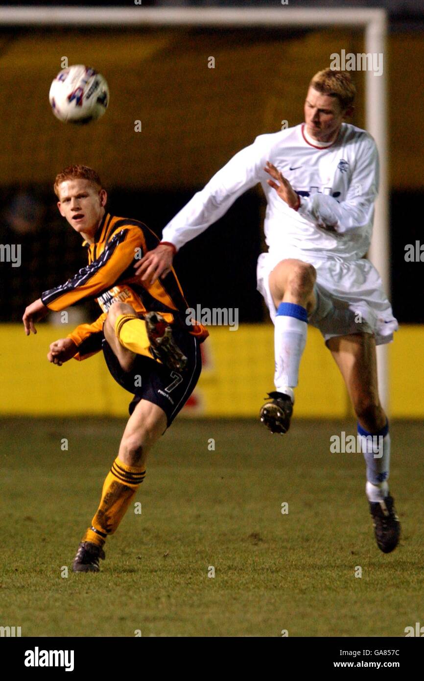 Berwick Rangers' Gary Wood is tackled by Rangers' Tore Andre Flo Stock Photo