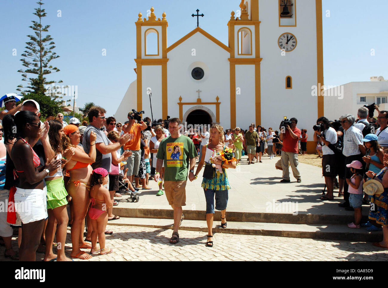 Kate and Gerry McCann leave the special service for the 100th day of Madeleine McCann's disappearance at the local church in Praia Du Luz, Portugal. Stock Photo