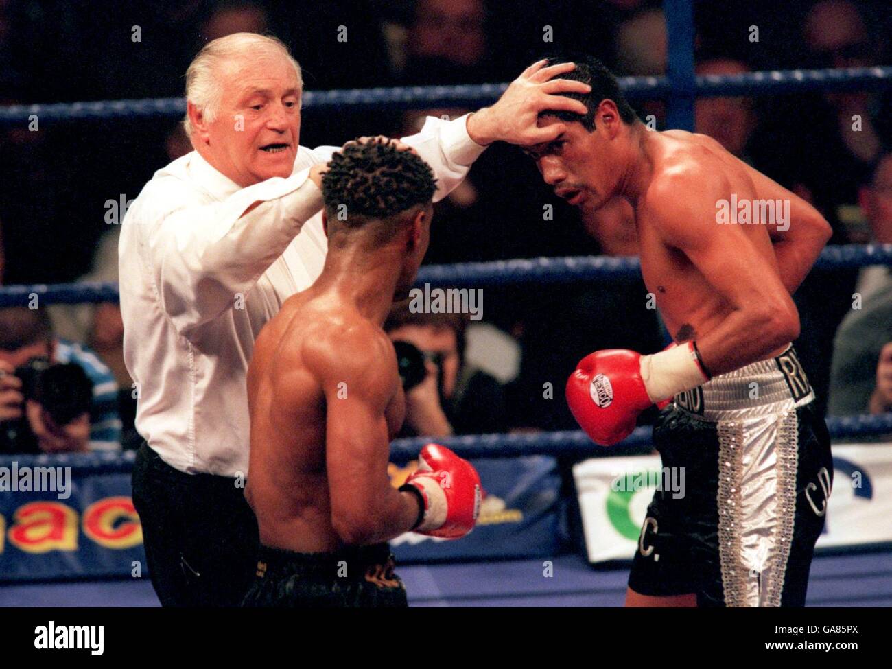 Boxing - WBO Inter-Continental Featherweight Championship - Steve Robinson v Juan Carlos Ramirez Stock Photo