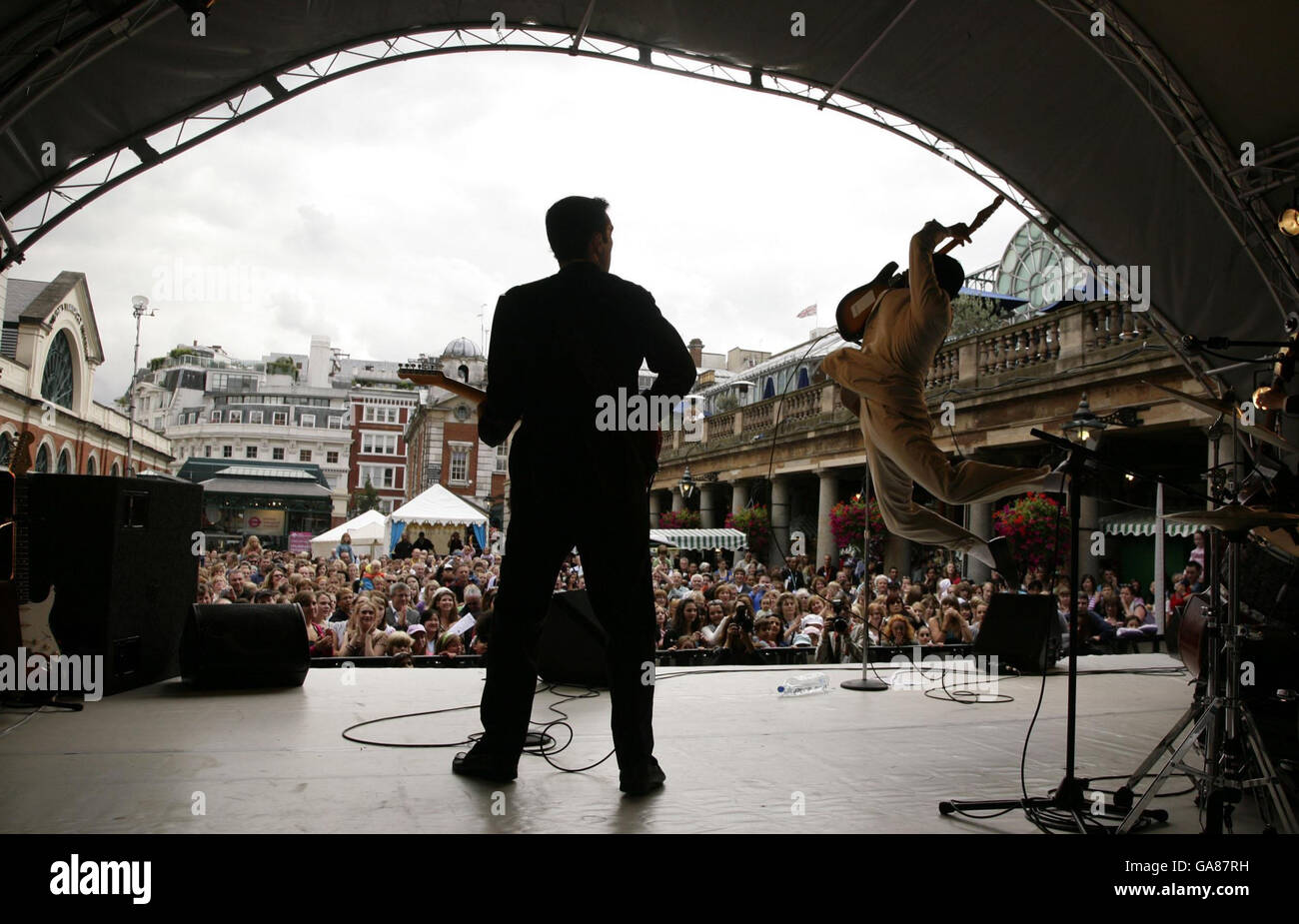 Buddy holly hi-res stock photography and images - Alamy