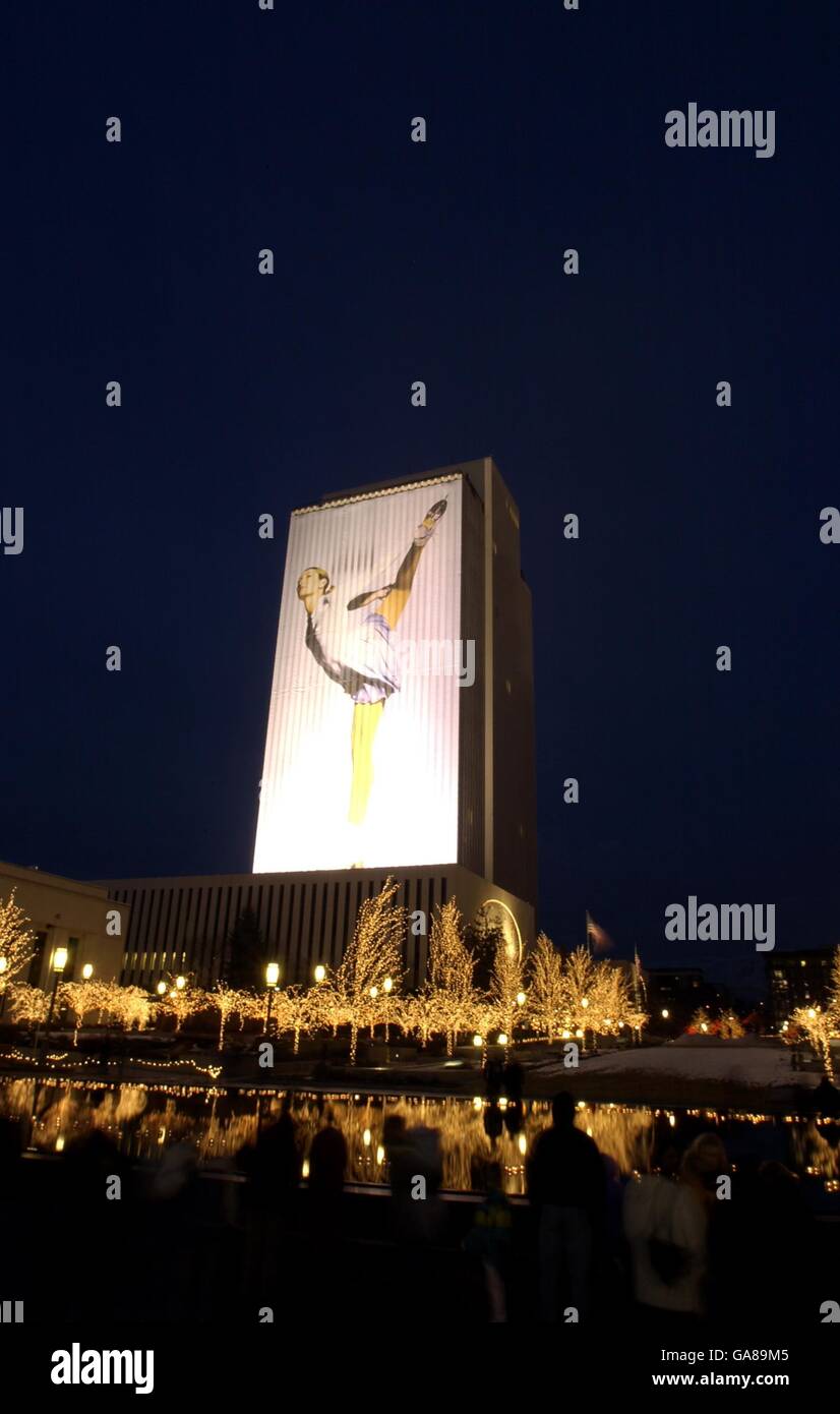 Winter Olympics - Salt Lake City 2002. A large advertisement for the Salt Lake City 2002 Olympic Winter Games is placed on the side of a building Stock Photo