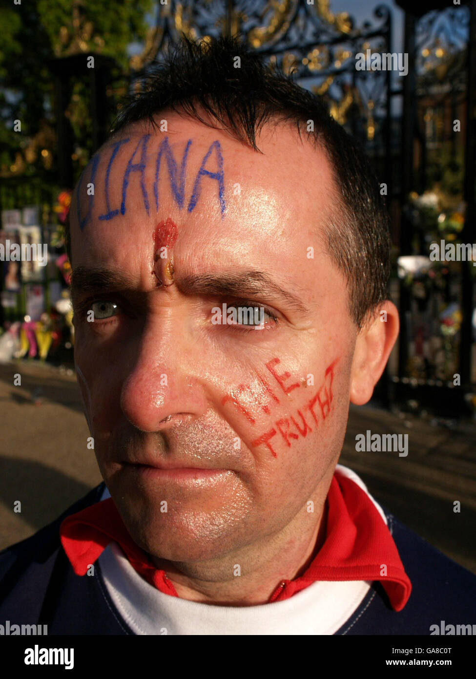 John Loughrey outside Kensington Palace - the former home of Diana ...