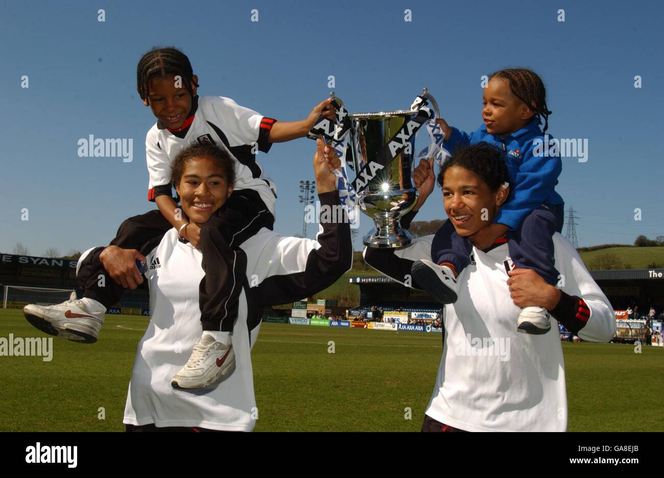 Football league cup trophy hi-res stock photography and images - Alamy