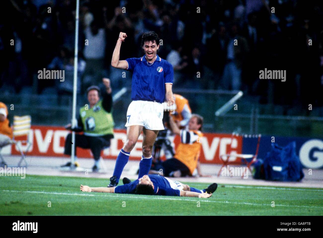 Roberto baggio italy hi-res stock photography and images Roberto baggio italy hi-res stock photography and images