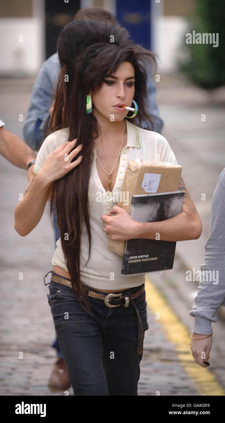 Amy winehouse back to black hi-res stock photography and images - Alamy