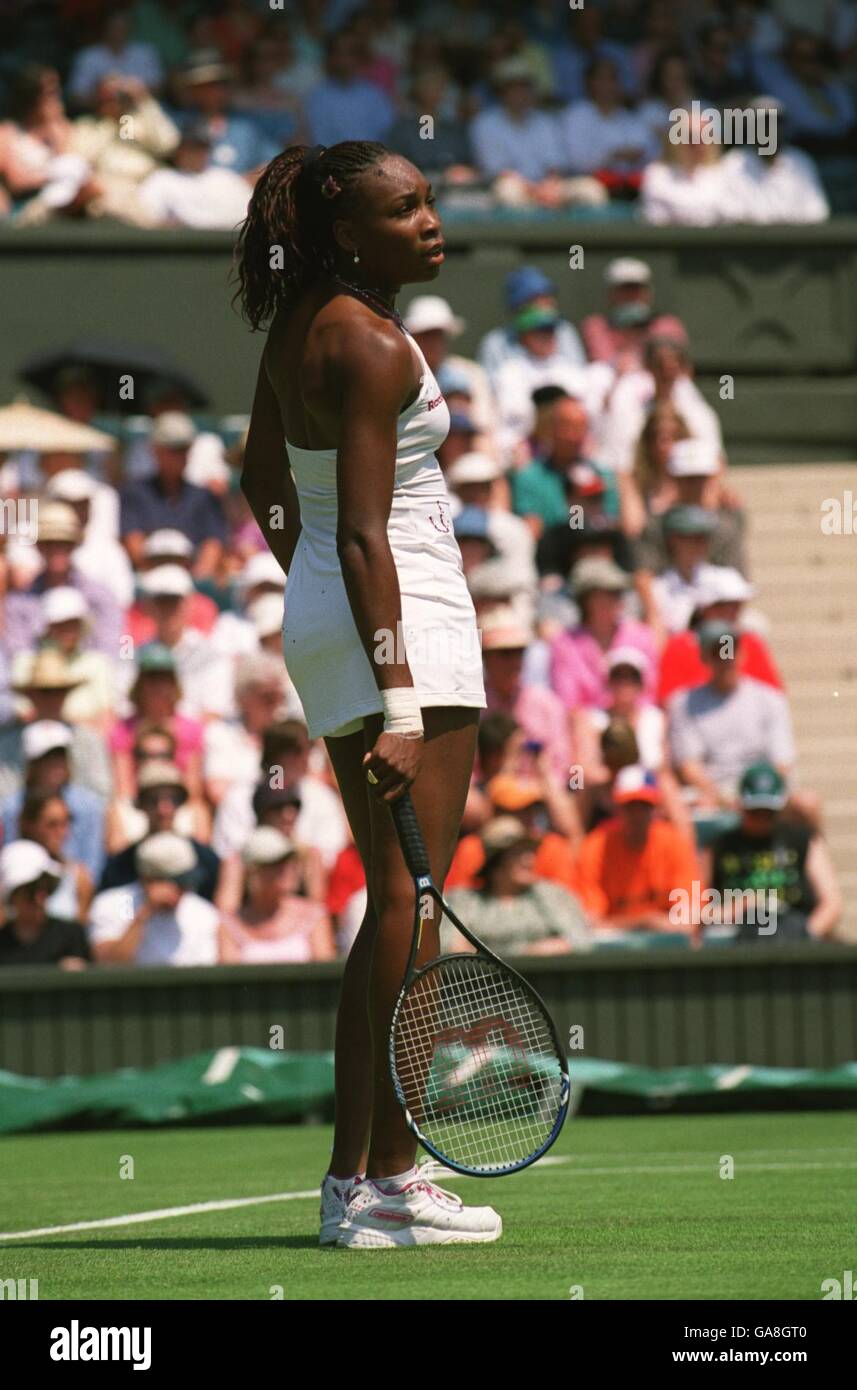 Tennis - Wimbledon Championships - First Round. Venus Williams during her match with Shinobu Asagoe Stock Photo