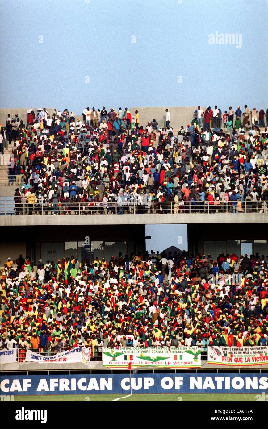 The mali fans enjoy the game hi-res stock photography and images - Alamy