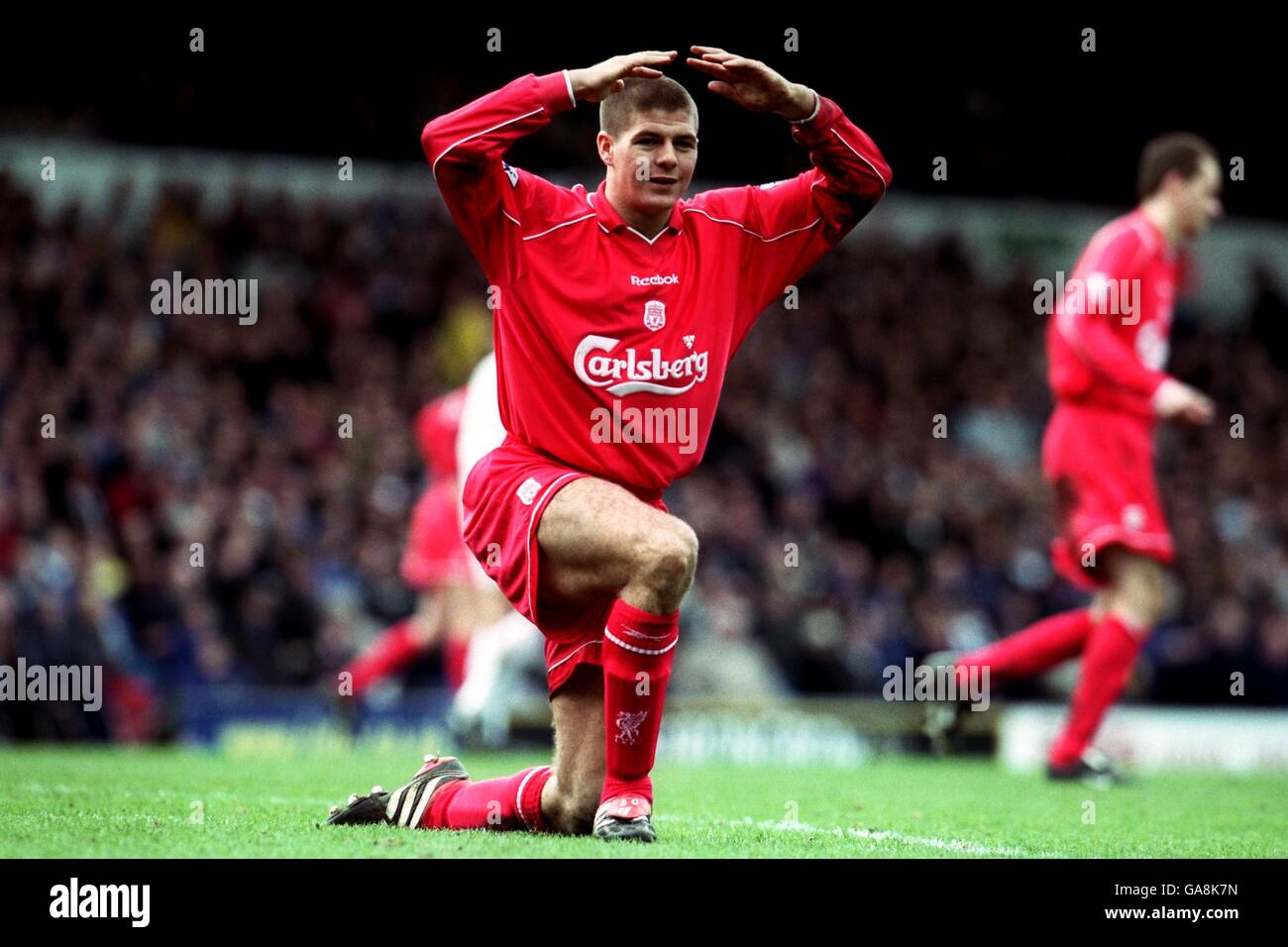 Soccer - FA Barclaycard Premiership - Leeds United v Liverpool. Liverpool's Steven Gerrard puts his hands on his head after missing a chance Stock Photo