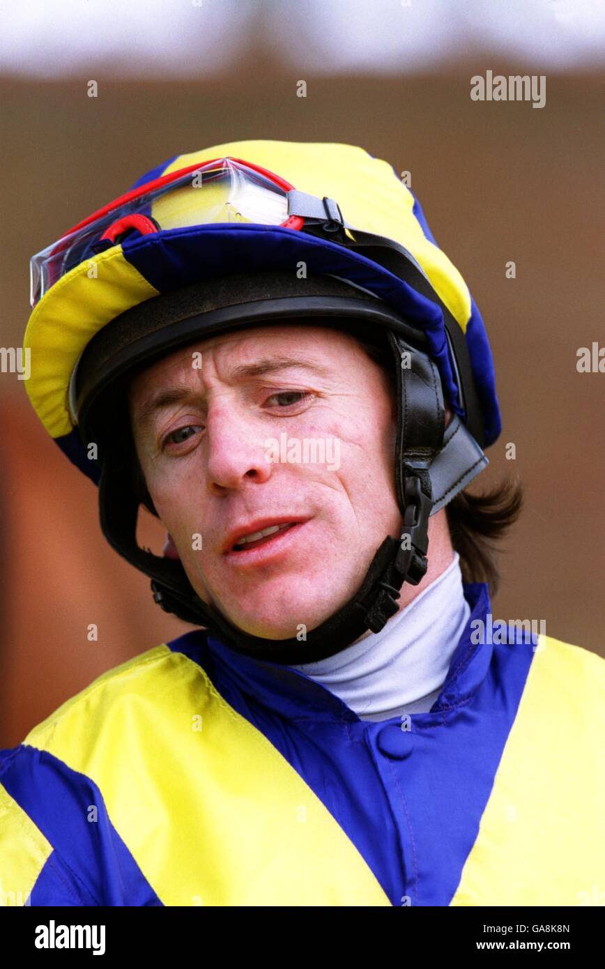 Horseracing races racing newmarket hi-res stock photography and images ...