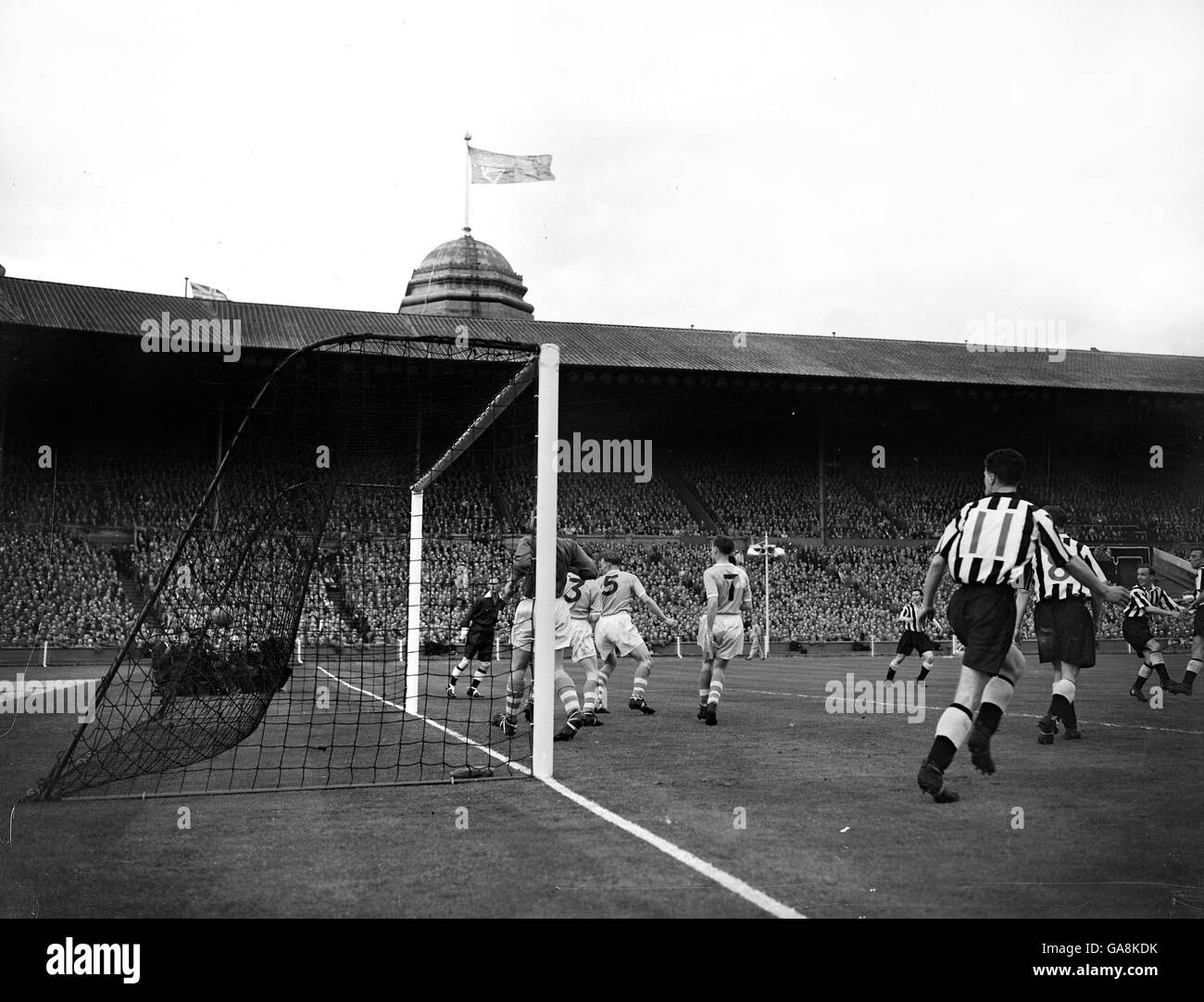 Soccer - FA Cup Final - Newcastle United v Manchester City - Wembley Stadium. Goalmouth action during the FA Cup Final at Wembley, Newcastle attacking. Stock Photo