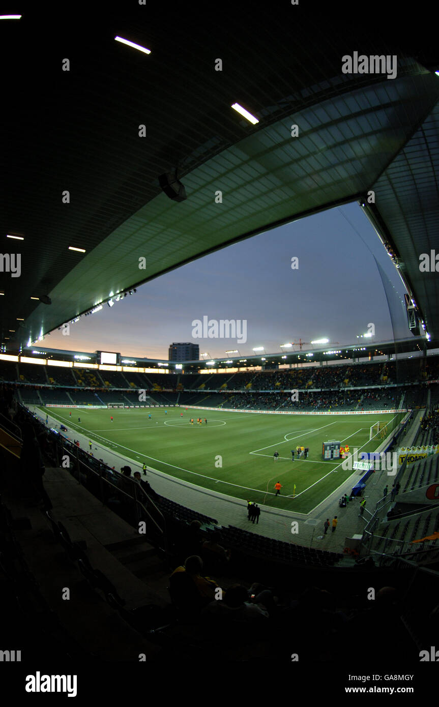 Soccer - UEFA Cup - Second Qualifying Round - First Leg - BSC Young Boys v Lens - Stade de Suisse Stock Photo