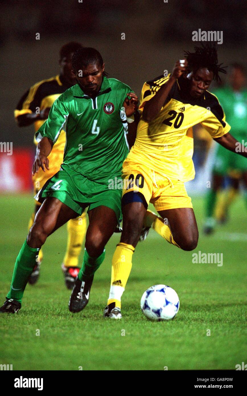 Soccer - African Nations Cup Mali 2002 - Quarter Final - Nigeria v Ghana Stock Photo