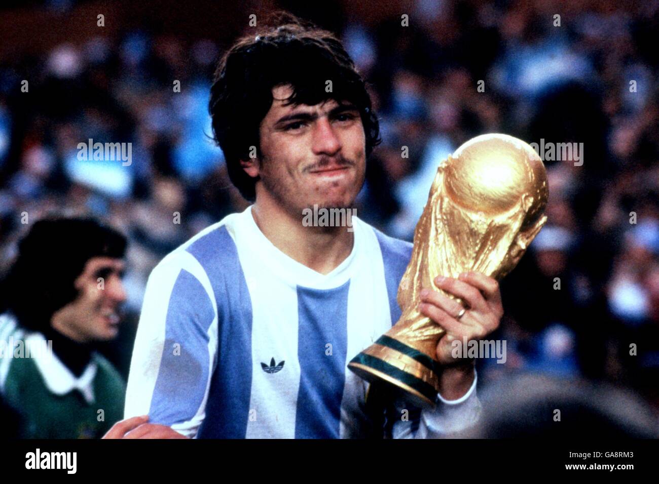 The Paperclip on X: On June 25, 1978, Argentina, led by an inspired Daniel  Passarella and dashing long-haired Mario Kempes, won the FIFA World Cup for  the first time defeating Holland in