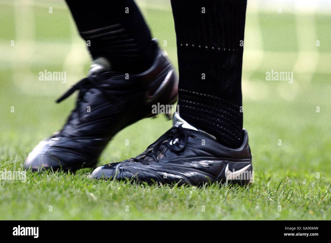 The NIKE boots of Manchester United's Ruud van Nistelrooy Stock Photo -  Alamy