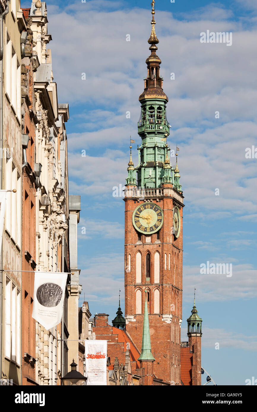 Town hall and clock hi-res stock photography and images - Alamy