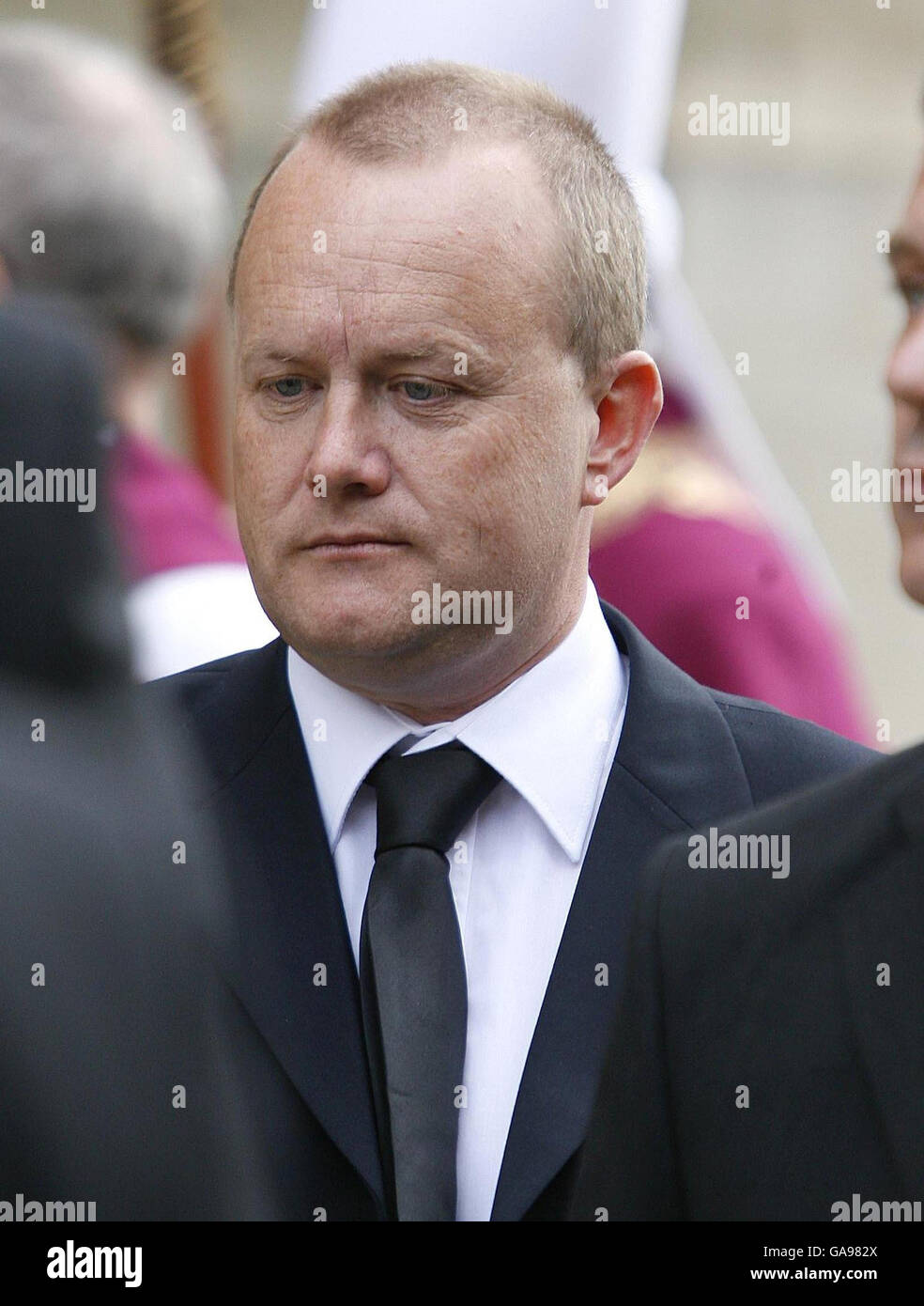 Mike Tomlinson at the funeral of his wife, the charity fundraiser Jane Tomlinson, who lost her seven-year battle with terminal cancer aged 43. St Anne's Cathedral, Leeds. Stock Photo