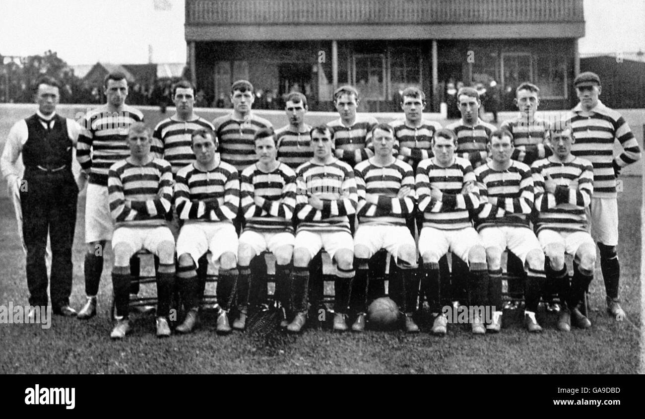 Celtic team group: (back row, l-r) trainer R Davis, RG Campbell, D McLeod, H Watson, D Hamilton, Alec McNair, A Wilson, E Garry, J McCourt, Davy Adams; (front row, l-r) Jim Young, J Hay, A Bennett, Jimmy McMenemy, W Loney, Jimmy Quinn, P Somers, W McNair Stock Photo