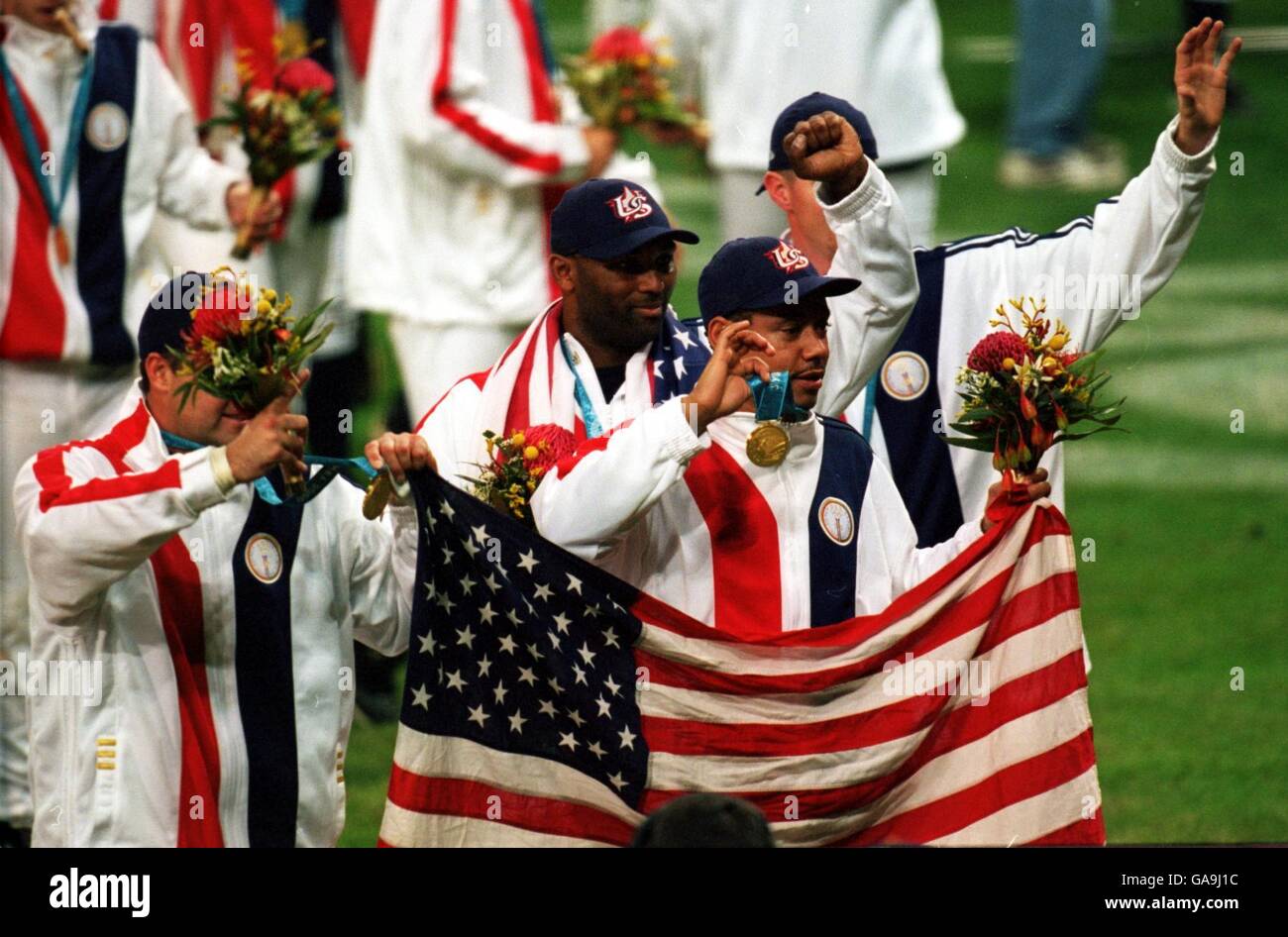 Sydney 2000 Olympics - Baseball - Final - USA v Cuba. The USA team  celebrates with their Gold medals Stock Photo - Alamy