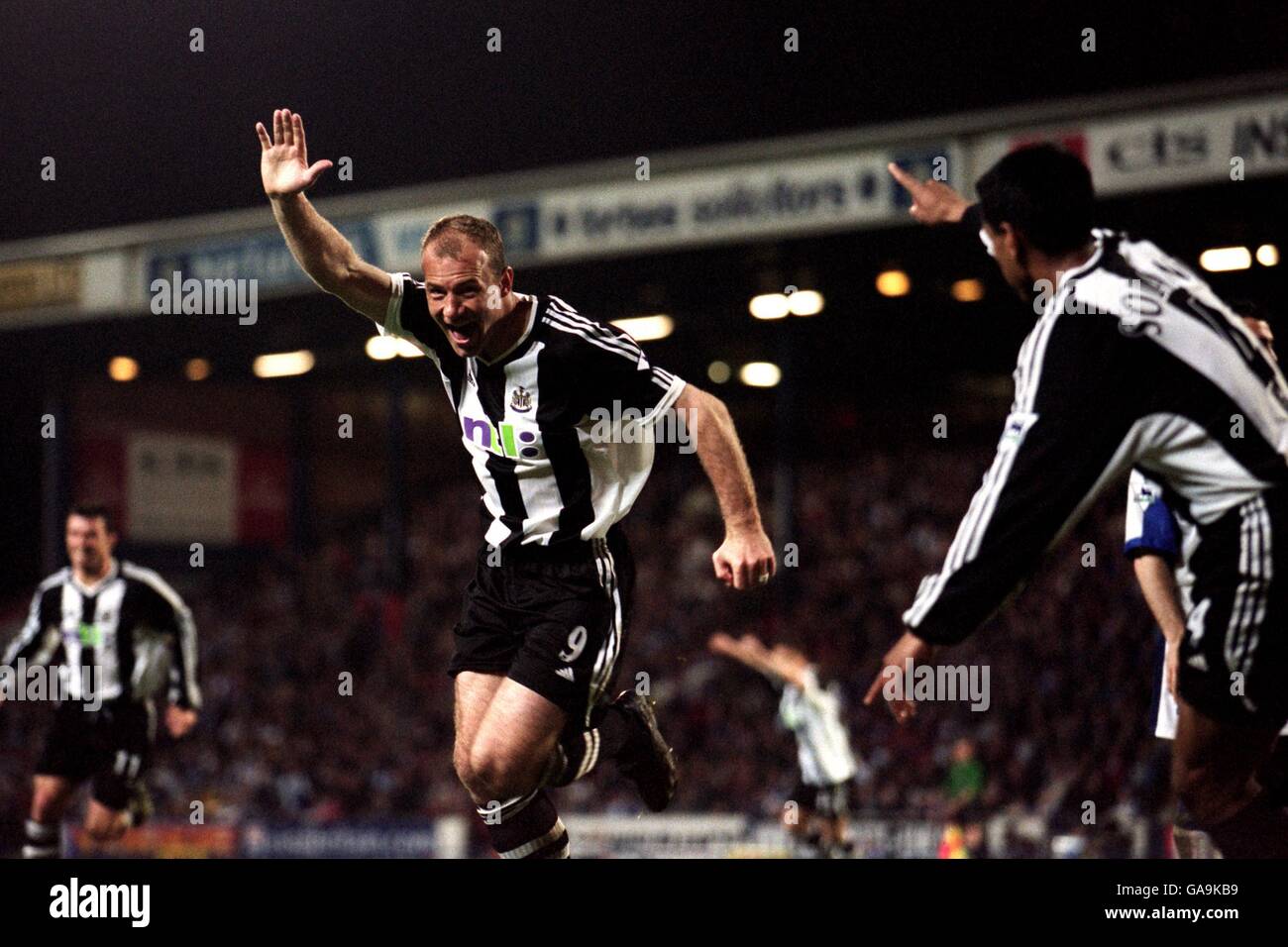 Alan shearer celebrates newcastle hi-res stock photography and images -  Alamy