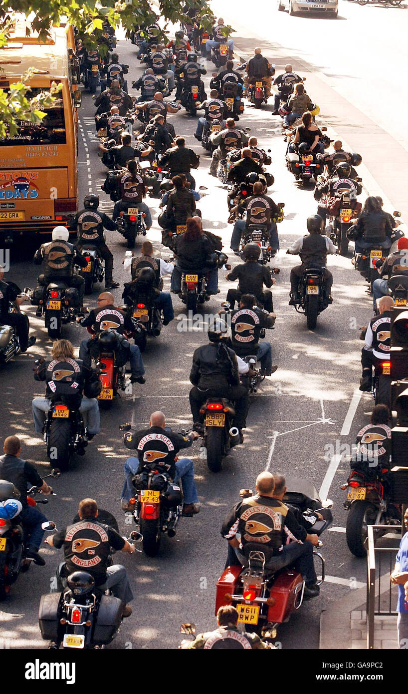 The funeral cortege heading to the funeral of Hell's Angel Gerry Tobin,  from the motorcycle club's London clubhouse in Dawson Street, east London  Stock Photo - Alamy