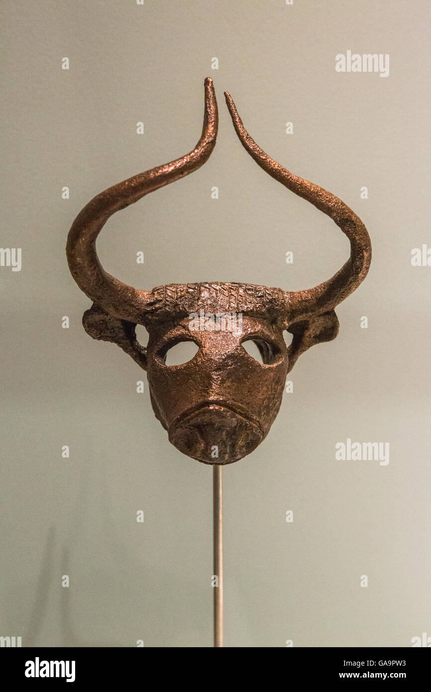 copper bull head 2500 BCE, Bahrain National Museum Stock Photo
