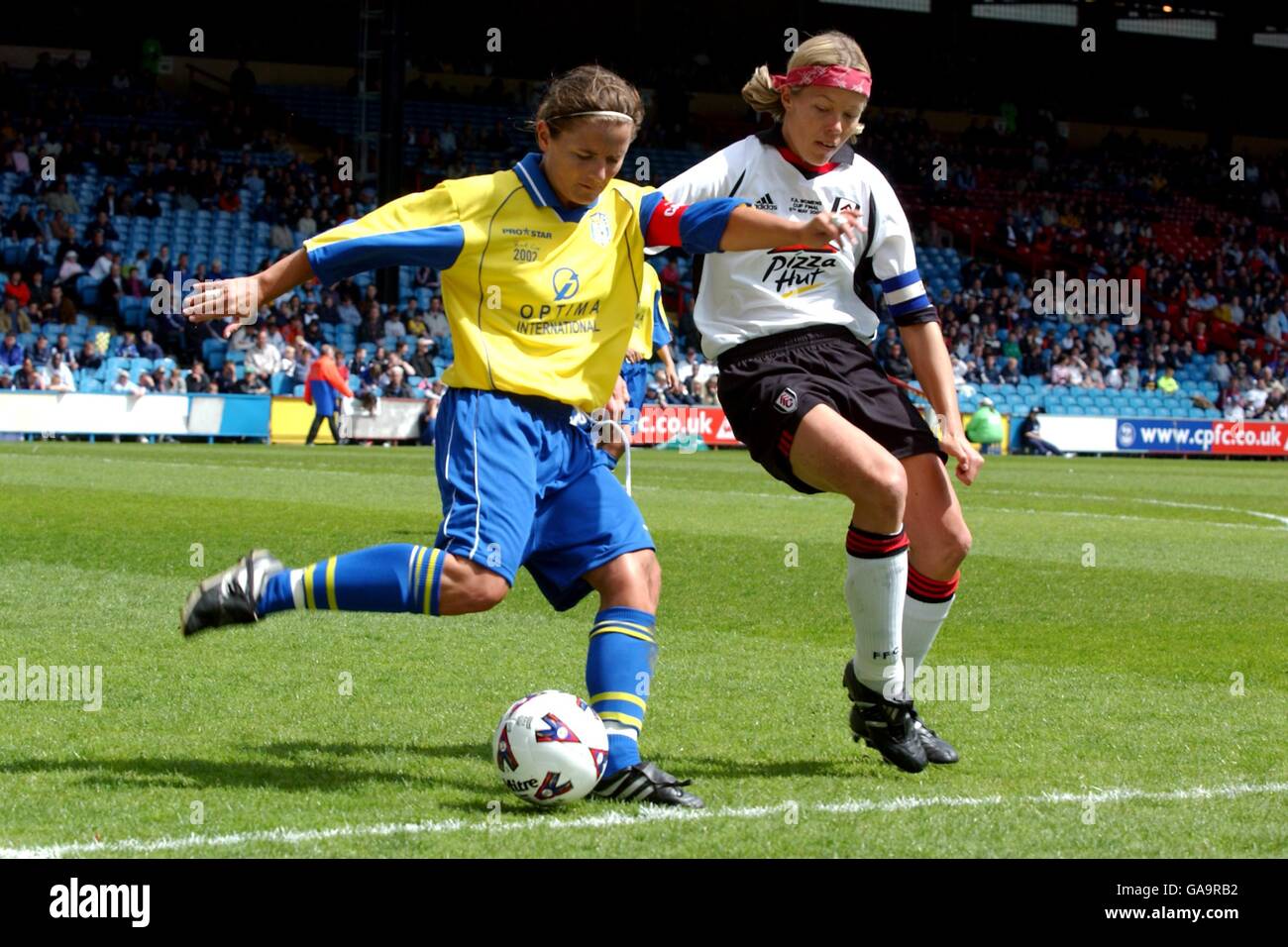Women's Soccer - AXA FA Women's Cup Final - Fulham Ladies v Doncater Belles Stock Photo