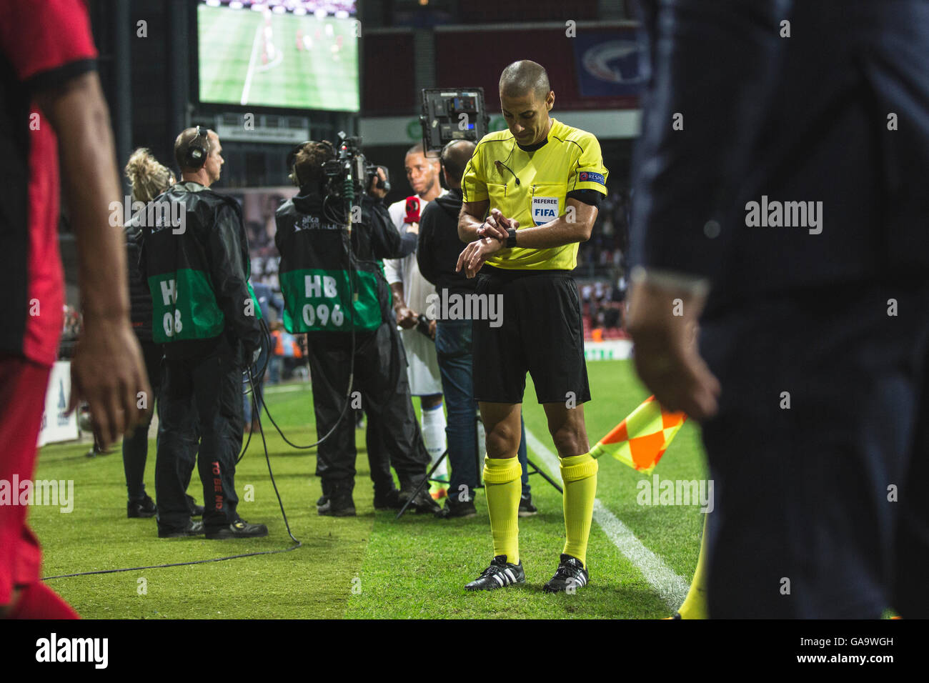 Copenhagen, Denmark. August 3rd 2016. Referee Liran Liany (ISR) during the UEFA Champions League qualification match between FC Copenhagen and FC Astra Giurgiu at Telia Parken. FC Copenhagen won the match 3-0 and a through to the play-off round. © Samy Khabthani/Alamy Live News Stock Photo