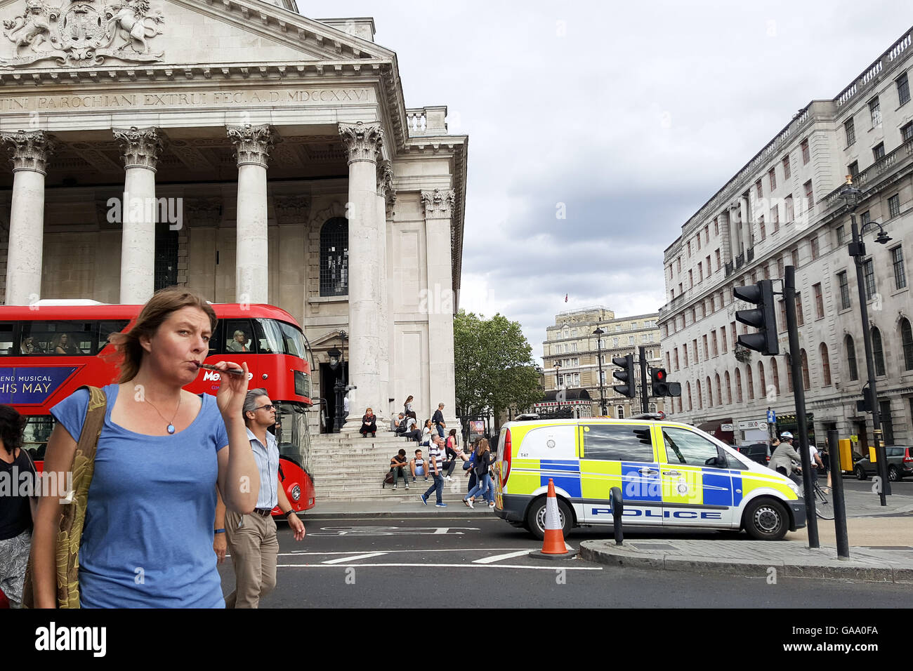 National Gallery, London, UK - 04 Aug 2016 - Police van pass by National Gallery  following recent increased security fears in the capital. Credit:  Dinendra Haria/Alamy Live News Stock Photo