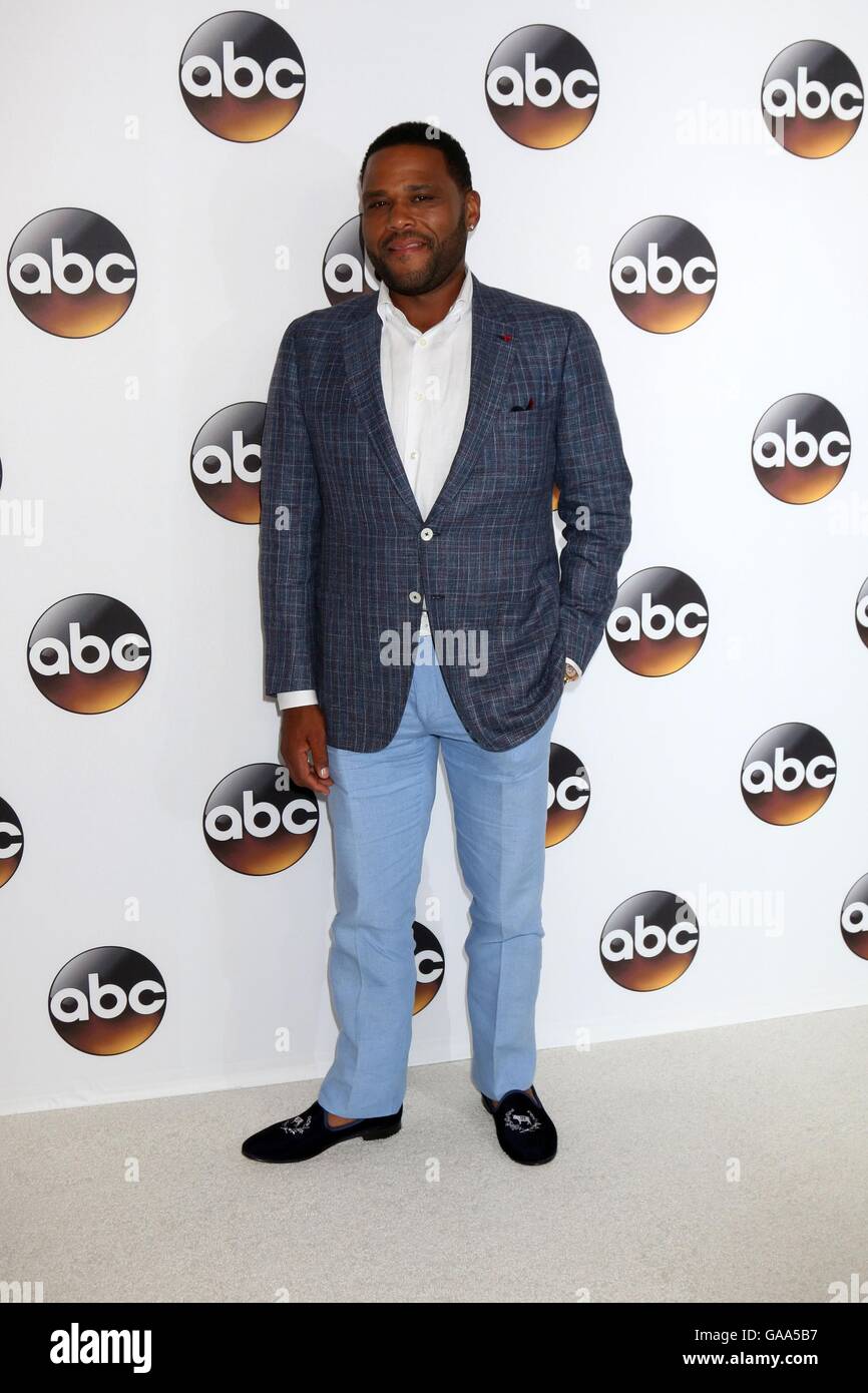 Anthony Anderson at arrivals for Disney ABC Television Group Hosts TCA Summer Press Tour, The Beverly Hilton Hotel, Beverly Hills, CA August 4, 2016. Photo By: Priscilla Grant/Everett Collection Stock Photo