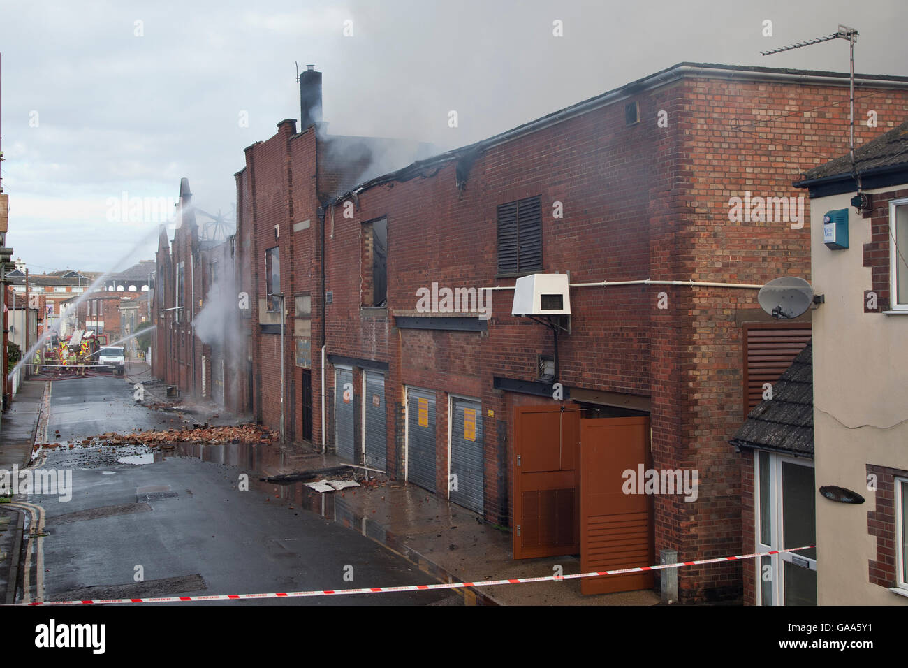 Great Yarmouth Uk 5th Aug 2016 Fire Fighters Attending Fire At An Indoor Market And Bowling