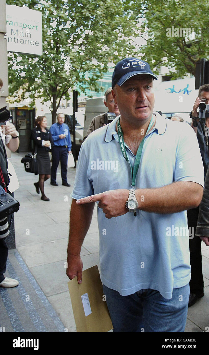 Bob Crow, general secretary of the Rail Maritime and Transport Union outside the Department of Transport in Westminster, London, as he delivers a letter concerning the strike by the RMT union, which has closed two-thirds of the Tube network and affected 10 lines. Stock Photo
