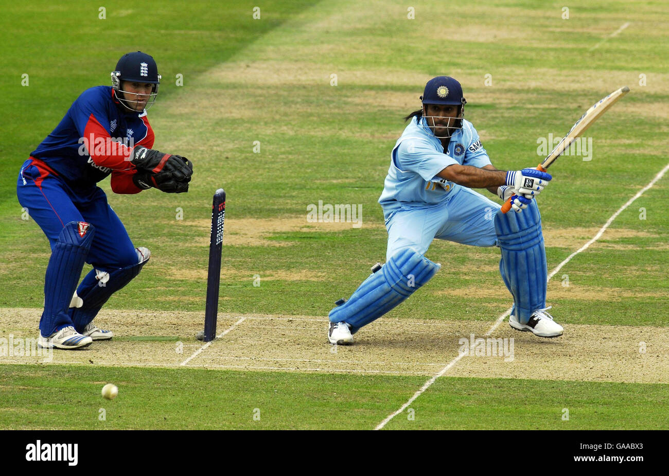 India's Mahendra Dhoni hits out on his way to 50 during the Seventh NatWest One Day International at Lord's, London. Stock Photo