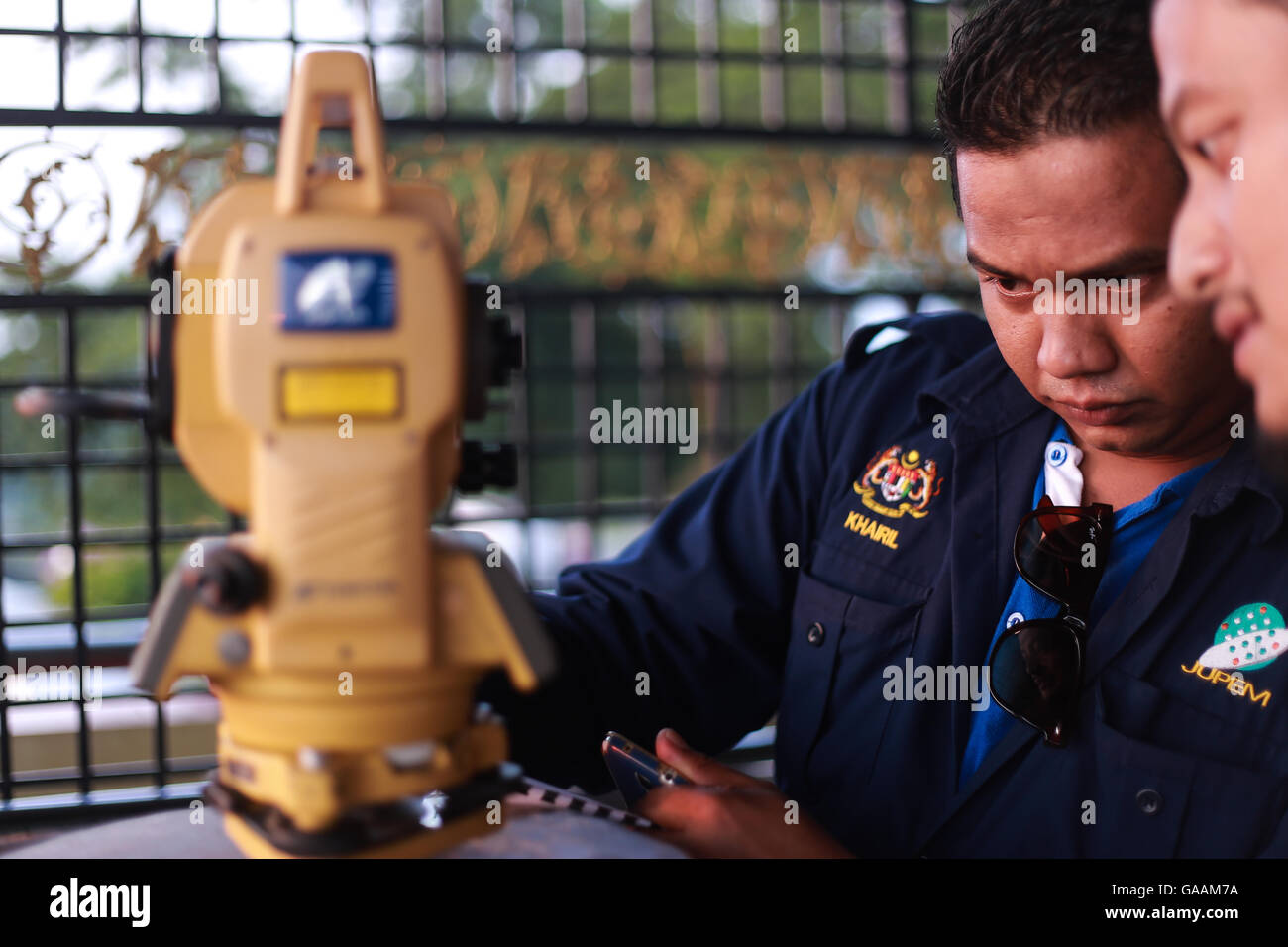 Kuala Selangor, Malaysia. 04th July, 2016. Officers from Malaysian Islamic authority install telescopes to sight the new moon crescent at the peak of Bukit Malawati. © Ady Abd Ropha/Pacific Press/Alamy Live News Stock Photo