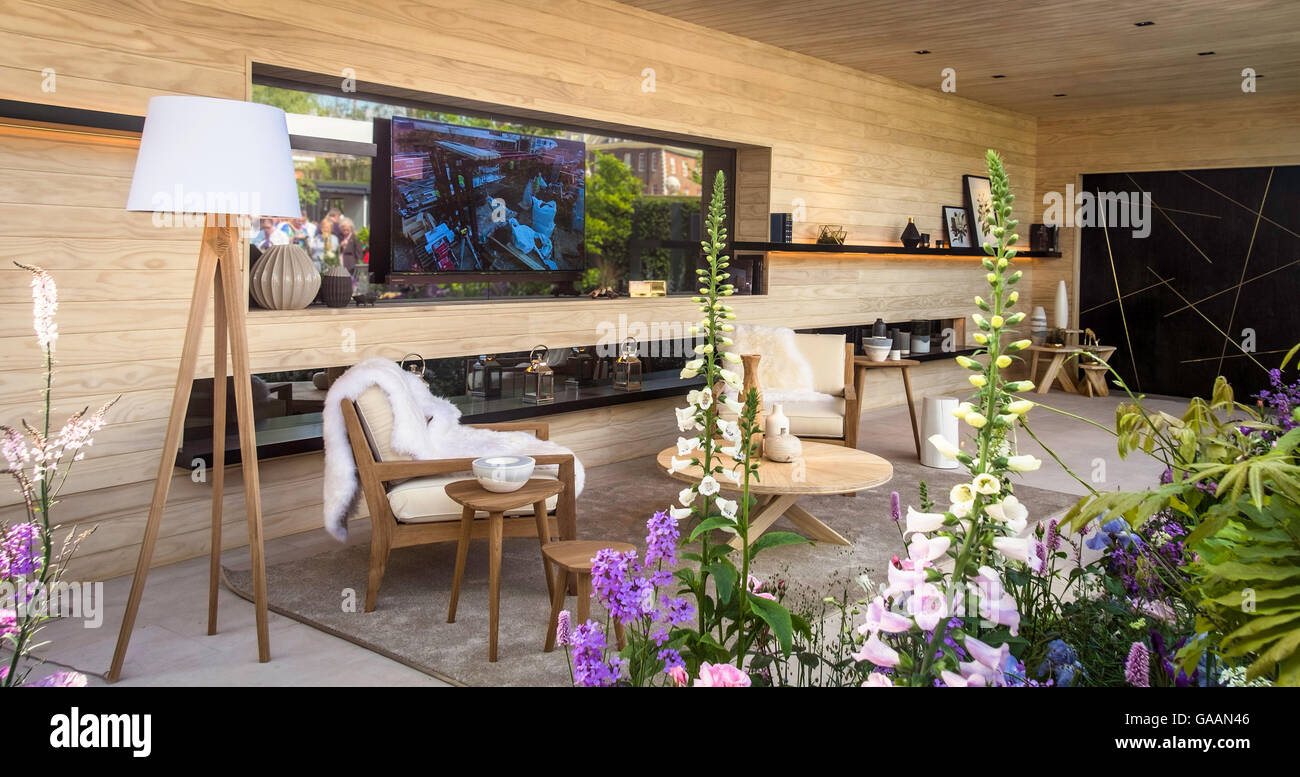 A show garden at the RHS Chelsea flower show, designed by hay Joung ...