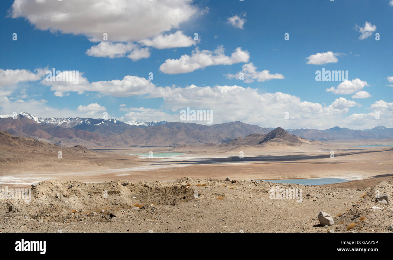 Desert landscape with lakes in Pamir&#39;s Plateau at 4000m,  Pamir Mountains, Tajikistan. June 2014. Stock Photo