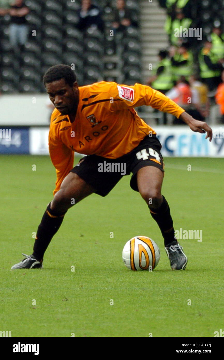 JAY JAY OKOCHA HULL CITY V CHELSEA KC STADIUM HULL ENGLAND 26 September  2007 Stock Photo - Alamy