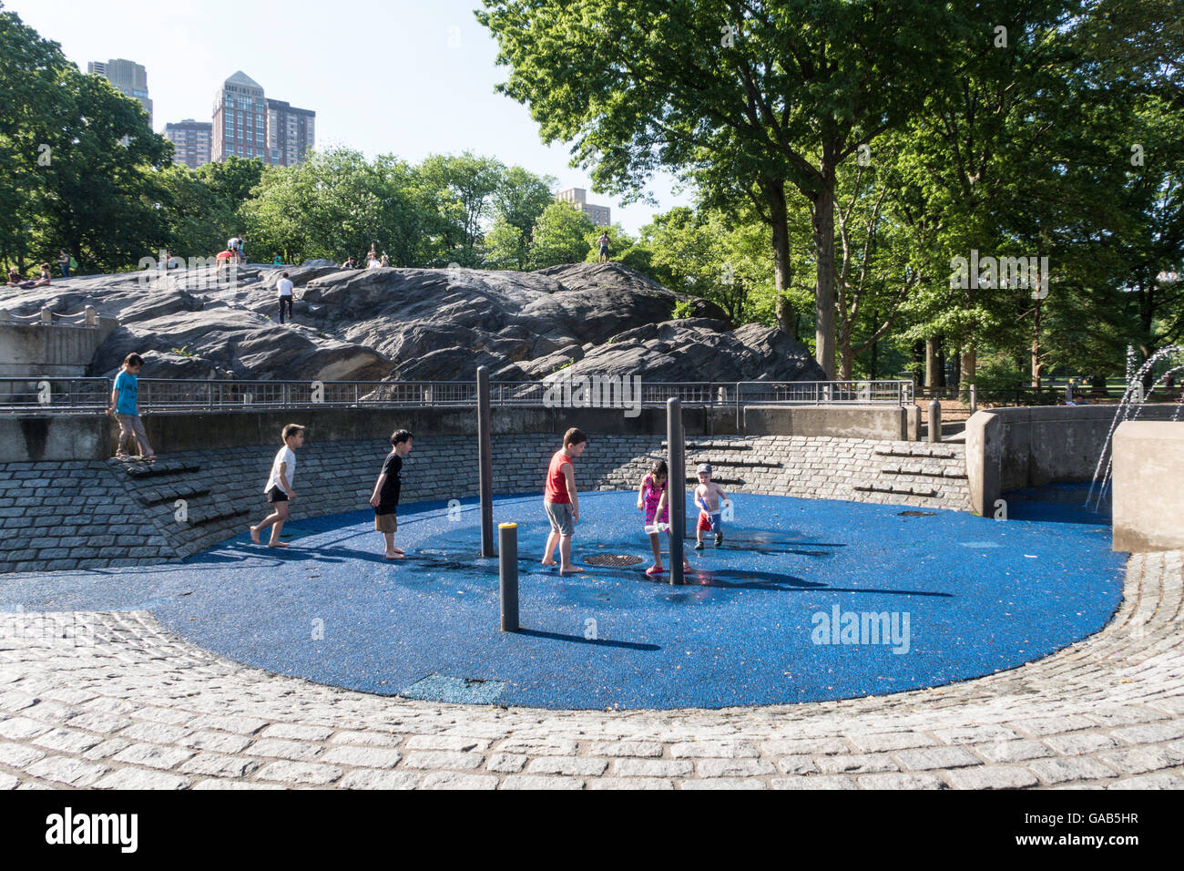 Sprinklers in Heckscher Playground, Central Park, NYC Stock Photo Alamy